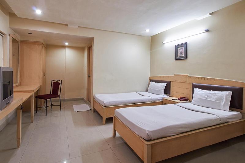 Hotel Padmini Residency Гайдарабад Екстер'єр фото